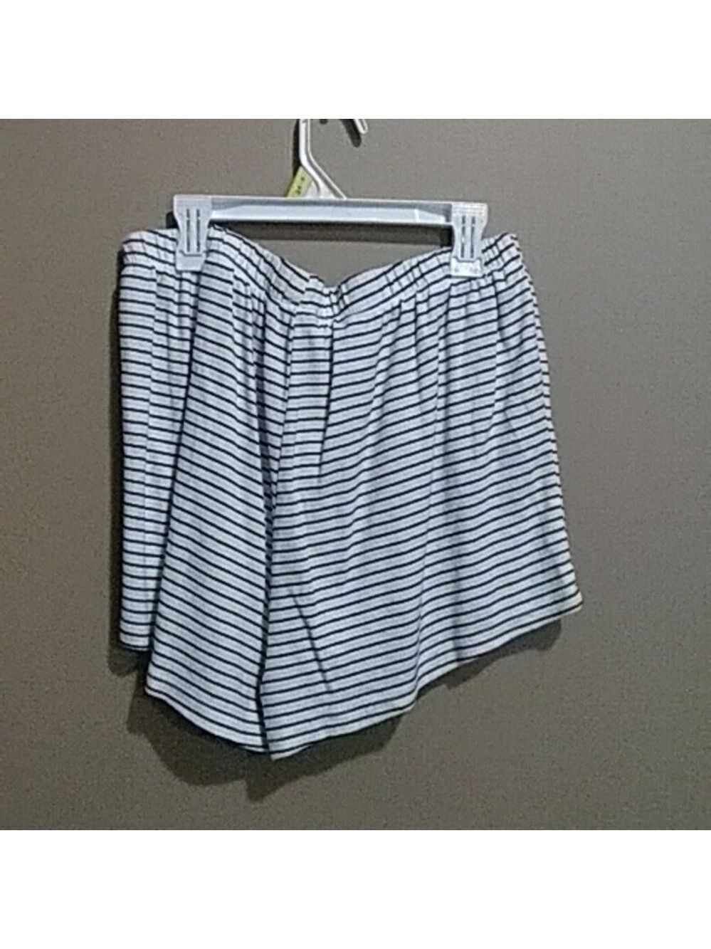 Layla shorts size large - Picture 2 of 2